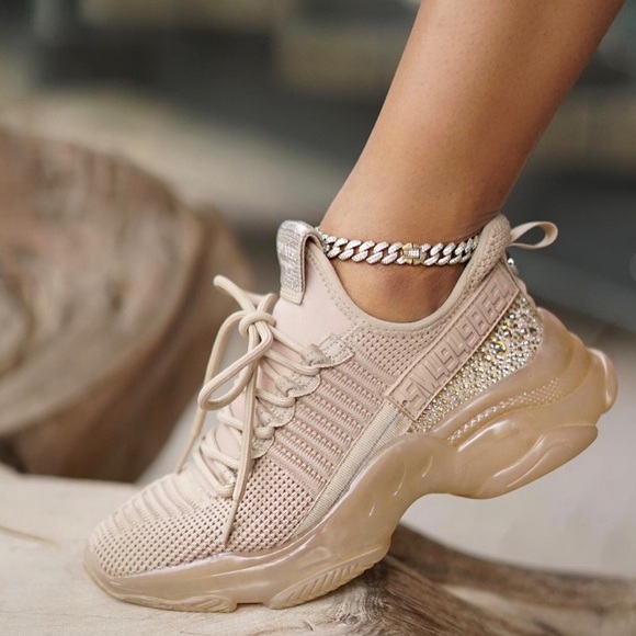 Sneakers - Picture 3 of 10